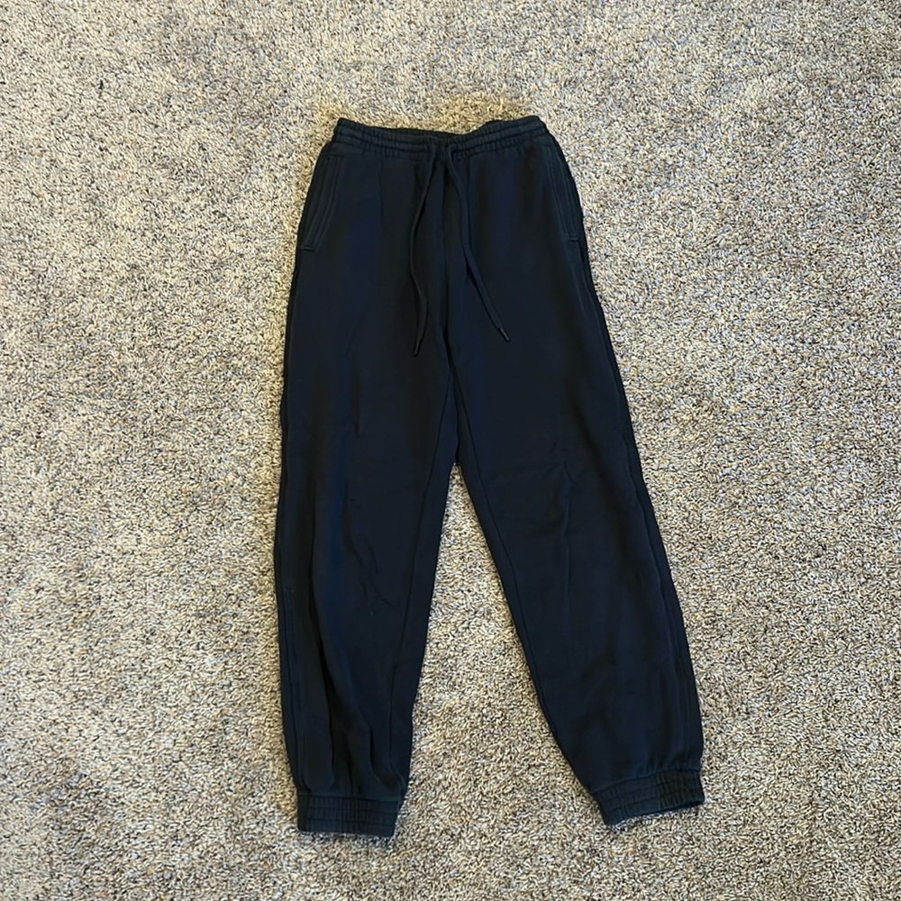 aerie long black sweats w/ pockets